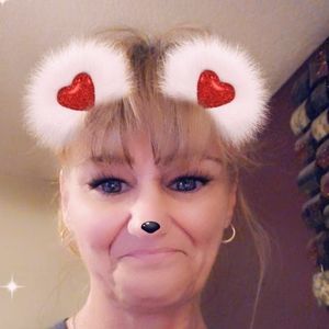 Meet your Posher, Carrieanne